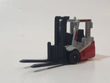 2009 Matchbox Power Lift 2000 Fork Lift Red and Grey Die Cast Toy Car Warehouse Machinery Construction Vehicle Equipment
