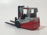 2009 Matchbox Power Lift 2000 Fork Lift Red and Grey Die Cast Toy Car Warehouse Machinery Construction Vehicle Equipment