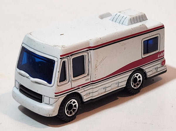 2000 Matchbox Canyon Base Truck Camper White Die Cast Toy Car Recreational Vehicle RV with Opening Side Door