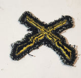 Vintage Canadian Army Military Infantry Crossed Rifles Gun Fabric Shoulder Patch Insignia