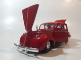 Motor Max No. 68014 1940 Ford Deluxe Coupe Red 1:24 Scale Die Cast Toy Car Vehicle with Opening Doors, Hood, and Trunk