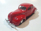 Motor Max No. 68014 1940 Ford Deluxe Coupe Red 1:24 Scale Die Cast Toy Car Vehicle with Opening Doors, Hood, and Trunk