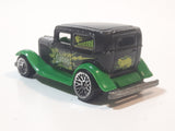 2000 Hot Wheels Circus On Wheels 1932 Ford Black and Green Die Cast Toy Car Vehicle
