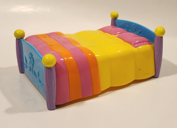 2004 Mattel Viacom Dora The Explorer Bed Plastic Toy
