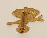 Vintage United Features Syndicate Snoopy Carrying Skis Enamel Lapel Pin