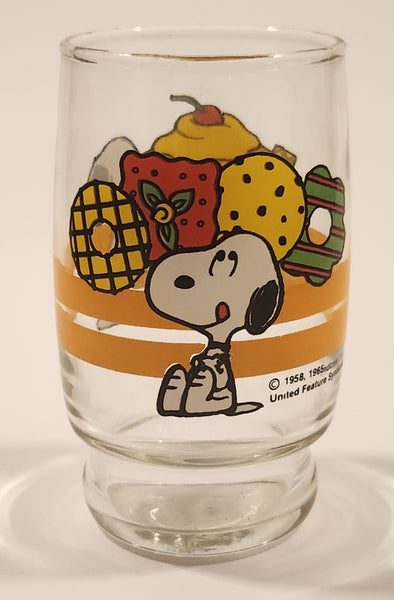 Vintage 1958 1965 United Features Syndicate Peanuts Snoopy Sundae Themed 4" Tall Glass Juice Cup