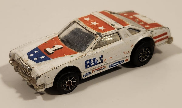 Vintage 1979 Hot Wheels Scorchers White Thunder Ford Thunderbird White Die Cast Toy Car Vehicle