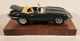 Burago 1961 Jaguar "E" Cabriolet Green 1/18 Scale Die Cast Toy Car Vehicle on Wood Display Stand JDU 877E