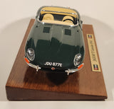 Burago 1961 Jaguar "E" Cabriolet Green 1/18 Scale Die Cast Toy Car Vehicle on Wood Display Stand JDU 877E