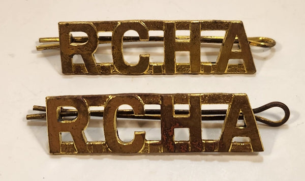 Vintage WWII RCHA Royal Canadian Horse Artillery Brass Shoulder Badge Title Set of 2