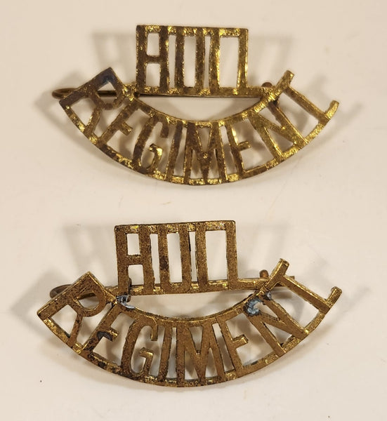 Vintage WWII Hull Regiment Gatineau Brass Shoulder Badge Title Set of 2