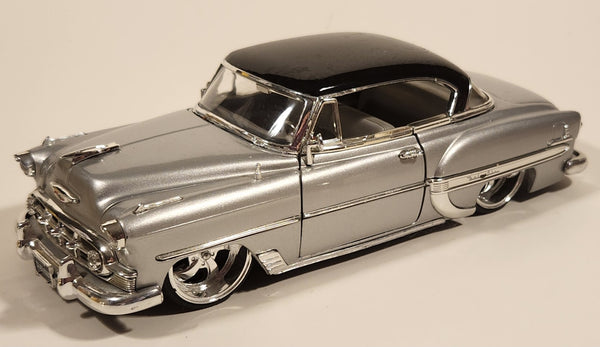 Jada Dub City 1953 Chevrolet Bel Air Silver with Black Roof 1/24 Scale Die Cast Toy Car Vehicle with Opening Doors and Hood