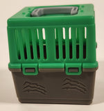 2018 Jazwares Feisty Pets Mini Misfits Grandmaster Funk Monkey 1 1/2" Toy Figure with Moving Mouth and Eyes Including Green Carrier Crate