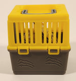 2018 Jazwares Feisty Pets Mini Misfits Cuddle Von Rumblestrut 1 1/2" Toy Figure with Moving Mouth and Eyes Including Yellow Carrier Crate