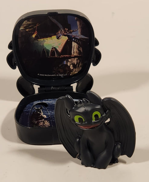 2022 McDonald's DWA DreamWorks All Stars How To Train Your Dragon Toothless PVC Toy Figure and Plastic Storage Case Clip On