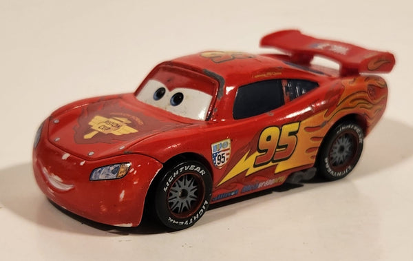 Disney Pixar Cars Lightning McQueen #95 Red Die Cast Toy Race Car Vehicle V2797