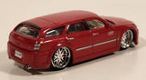 2005 Maisto Playerz Dodge Magnum RT Station Wagon Red Die Cast Toy Car Vehicle with Rubber Tires
