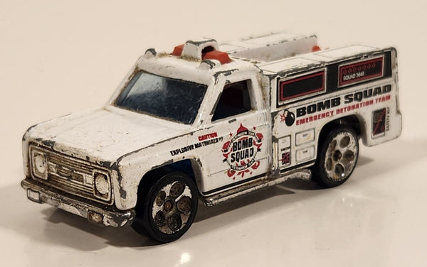 1999 Hot Wheels City Police Rescue Ranger Bomb Squad White Fire Truck Die Cast Toy Car Vehicle