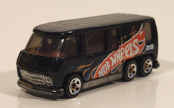 2007 Hot Wheels Stars GMC Motorhome Black Die Cast Toy Car Recreational Vehicle