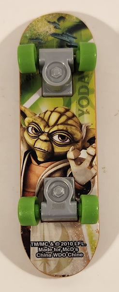 2010 McDonald's LFL Star Wars The Clone Wars Yoda Fingerboard Mini Skateboard Toy