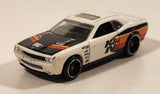 2010 Hot Wheels HW Performance '08 Dodge Challenger SRT8 White Die Cast Toy Car Vehicle