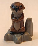 2016 Kinder Surprise Disney Finding Dory Otter 1  3/8" Plastic Toy Figure