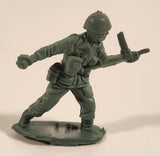 Army Man Soldier Throwing Grenade Green 1 3/4" Plastic Toy Figure