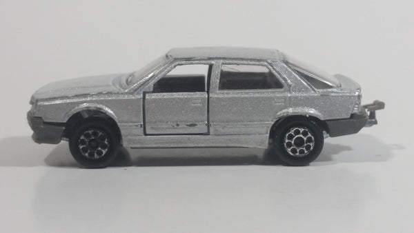 Majorette 1985 Renault 25 No. 222 Silver Grey 1/63 Scale Die Cast Toy Car Vehicle with Opening Doors