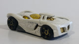 2005 Hot Wheels White Heat 16 Angels White Die Cast Toy Car Vehicle