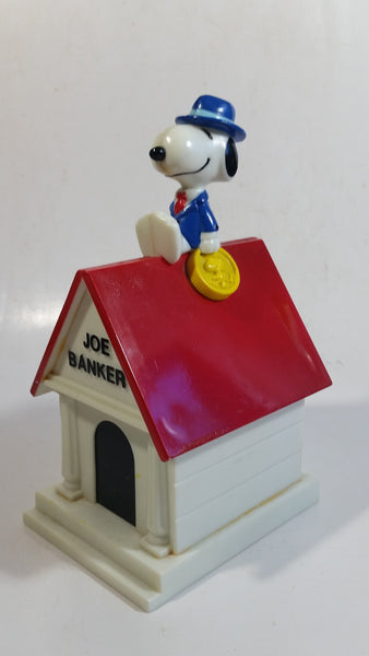 Vintage 1966 Peanuts Character Snoopy "Joe Banker" Dog House Shaped Plastic Coin Bank