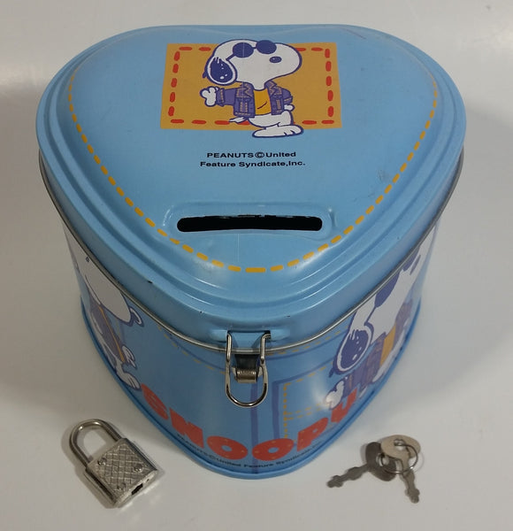 Peanuts United Feature Syndicates Snoopy Light Blue Heart Shaped Coin Bank with Lock and Keys