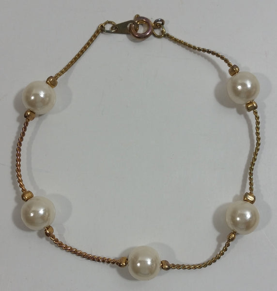 Pearl and Gold Tone Chain 7 1/2" Long Bracelet