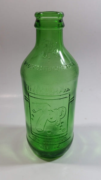 Vintage 1960s 7up "fresh up" with 7up Ca Ravigote 10 Fl oz Stubby Embossed Green Glass Beverage Bottle