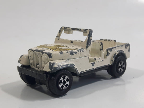 Vintage 1981 ERTL Dukes of Hazzard Daisy Duke's Jeep White Cream Die Cast Toy Car Vehicle 1/64 Scale