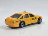 Unknown Brand Yellow Cab Taxi 488-7171 Plastic Body Die Cast Toy Car Vehicle
