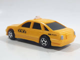 Unknown Brand Yellow Cab Taxi 488-7171 Plastic Body Die Cast Toy Car Vehicle