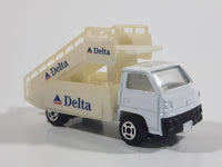 RealToy Delta Airplane Ladder Stairs Truck White Die Cast Toy Car Vehicle
