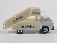 RealToy Delta Airplane Ladder Stairs Truck White Die Cast Toy Car Vehicle