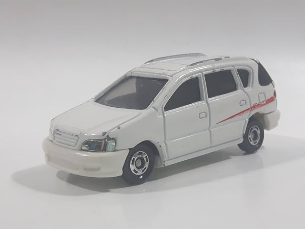 1998 Tomy Tomica Toyota Ipsum White 1/64 Scale Die Cast Toy Car Vehicle with Sounds - Batteries Dead