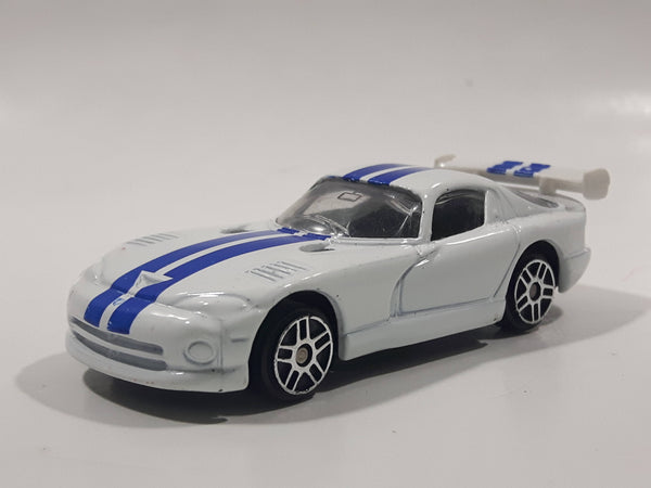 Maisto Dodge Viper GT2 White with Blue Stripes Die Cast Toy Car Vehicle