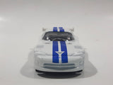 Maisto Dodge Viper GT2 White with Blue Stripes Die Cast Toy Car Vehicle
