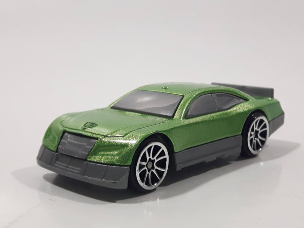 Motor Max No. W6205 W6206 Green Die Cast Toy Car Vehicle