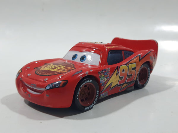 Disney Pixar Cars Lightning McQueen #95 Red Die Cast Toy Race Car Vehicle
