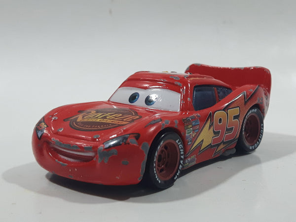 Disney Pixar Cars Lightning McQueen #95 Red Die Cast Toy Race Car Vehicle