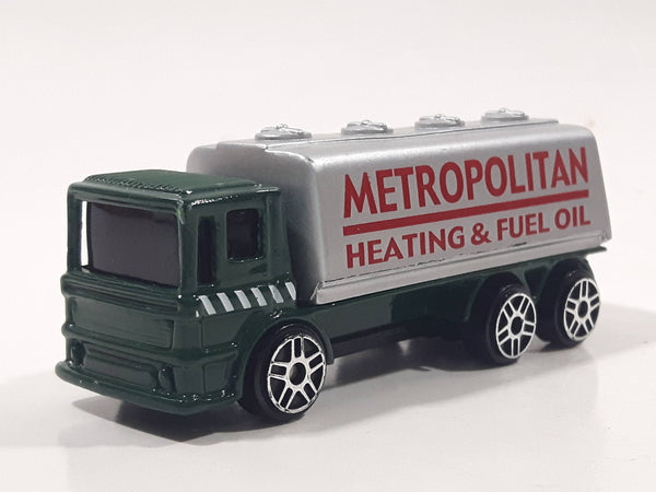 Maisto Special Edition Gas Tanker Metropolitan Heating & Fuel Oil Truck Dark Green and Silver Die Cast Toy Car Vehicle