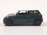 Motor Max No. 6057 2001 Mini Cooper Green with White Roof Die Cast Toy Car Vehicle Loose Interior