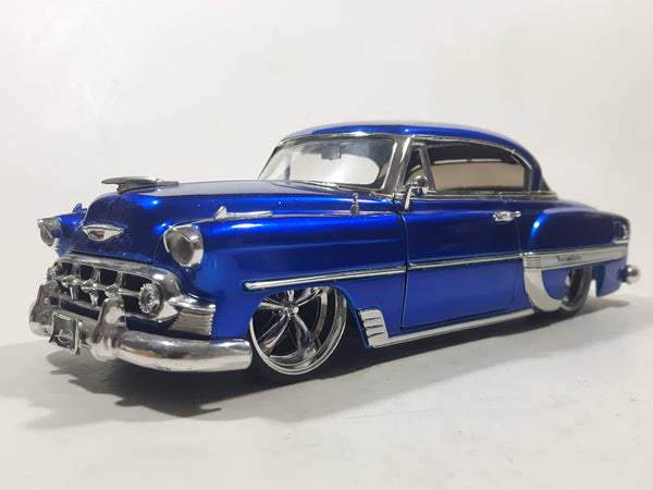 Jada Big Time Kustoms 1953 Chevrolet Bel Air Metallic Blue 1/24 Scale Die Cast Toy Car Vehicle with Opening Doors and Hood