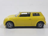 Motor Max No. 6057 2001 Mini Cooper Yellow with White Roof Die Cast Toy Car Vehicle