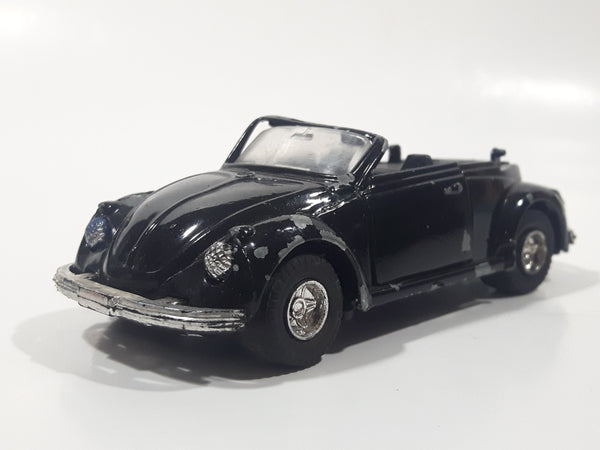 Unknown Brand No. 8602 Volkswagen Beetle Convertible Black 1/35 Scale Die Cast Toy Car Vehicle with Opening Doors Missing Parts