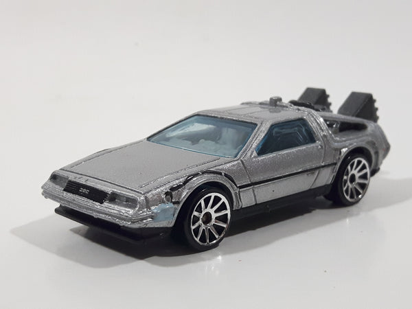 2011 Hot Wheels Universal Studios Back To The Future Time Machine DMC DeLorean Silver Grey Die Cast Toy Car Vehicle